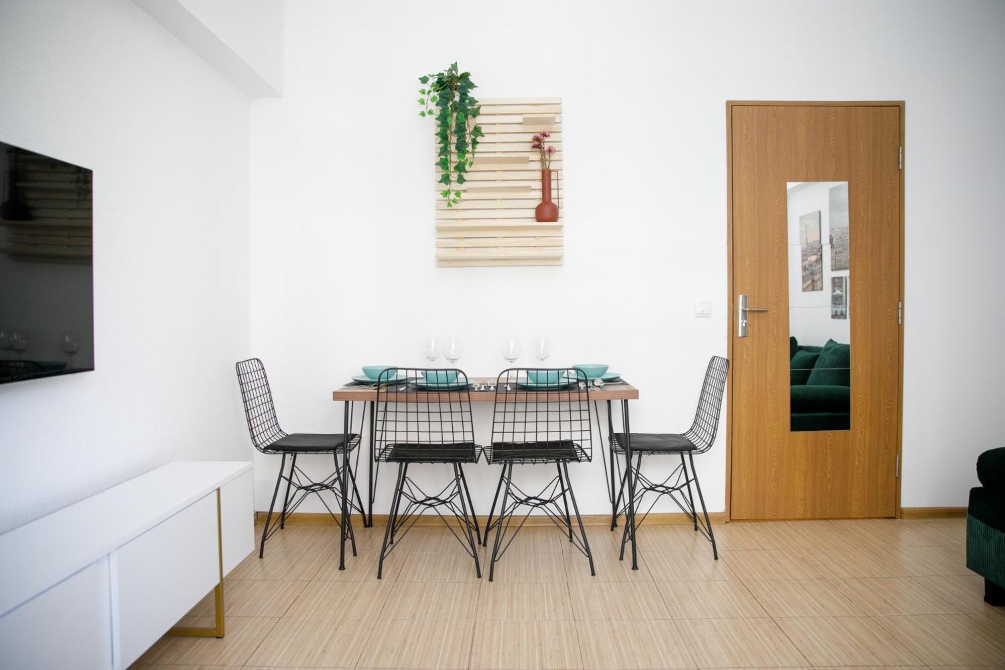 Color Apartments Corneliu Coposu No3 Bukarest Exteriör bild