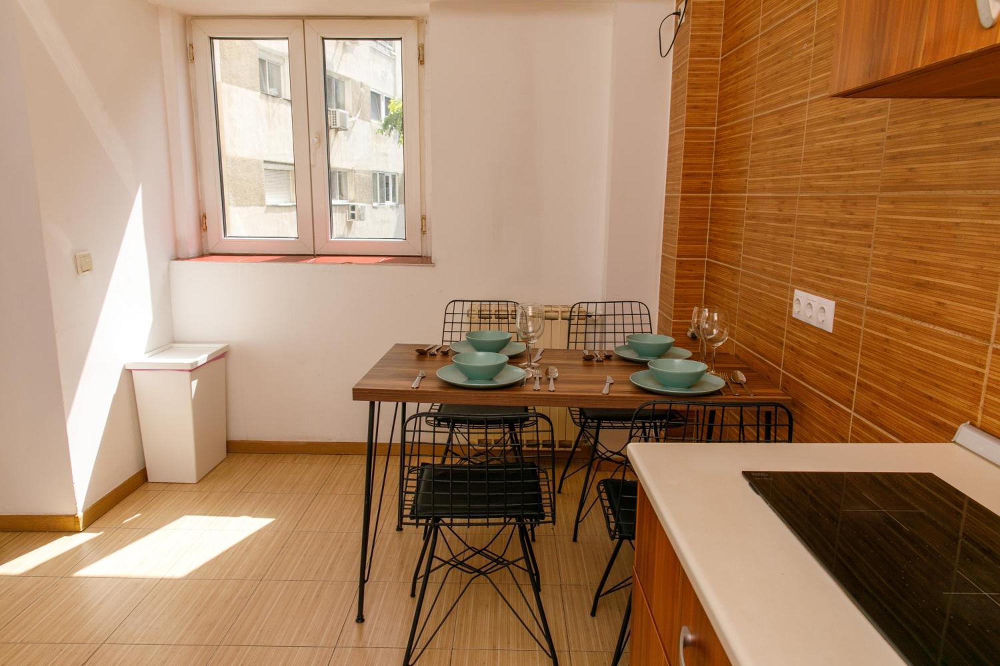 Color Apartments Corneliu Coposu No3 Bukarest Exteriör bild