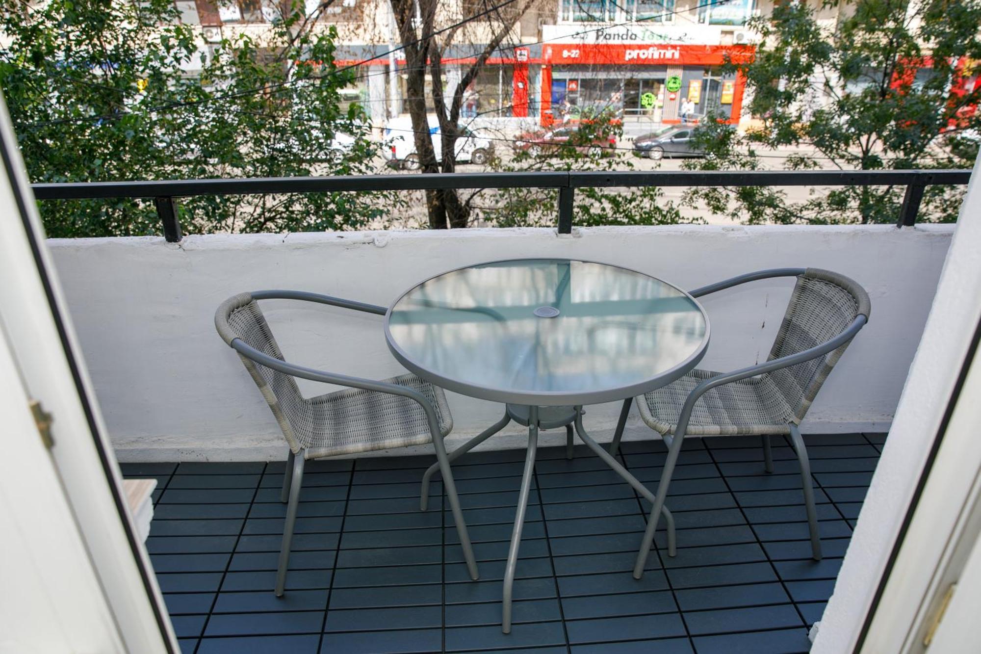 Color Apartments Corneliu Coposu No3 Bukarest Exteriör bild