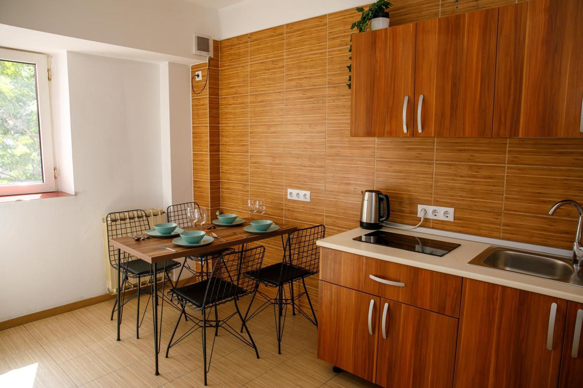 Color Apartments Corneliu Coposu No3 Bukarest Exteriör bild